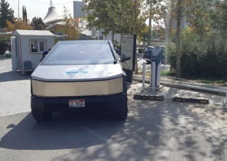 تسلا در تهران؛ روایتی از ورود اولین خودروی برقی به پایتخت