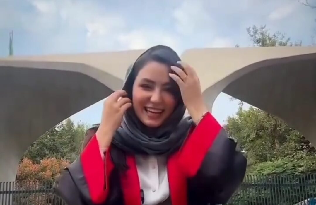 حاشیه سازی خانم دکتر جوان با کُت توسی منسوب به پدرش