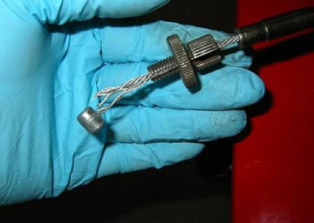 راهنمای جامع رفع مشکل پاره شدن سیم کلاچ: علت، نشانه و روش‌های تعمیر خودروهای دنده‌ای