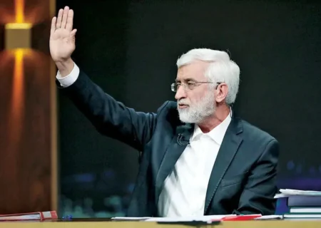 روزنامه جوان: آقای جلیلی با گفتن «دیدی گفتم»ها، گره‌ای باز نمی‌شود