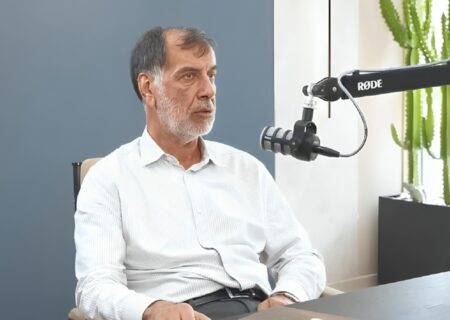 باهنر: پارادایم‌های جمهوری اسلامی در حال اصلاح تدریجی است