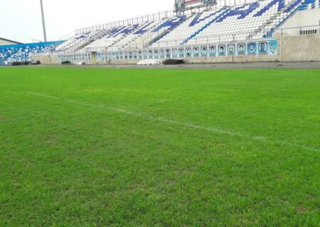 چمن ورزشگاه قایقران انزلی زیر باران: گزارش وضعیت