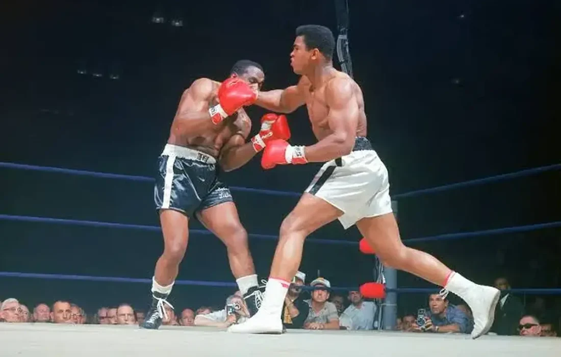 روایتی از یک ضربه: چگونه محمد علی کلی تاریخ ورزش را با مشت خود دگرگون کرد