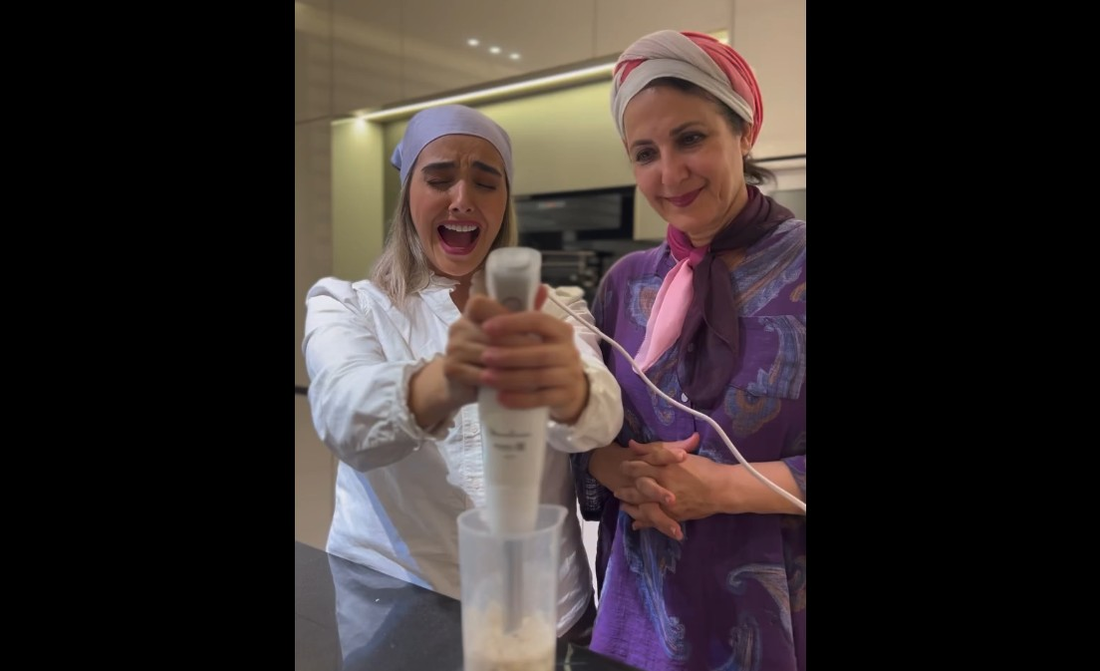 هنرنمایی فاطمه گودرزی در آشپزی به همراه عروسش