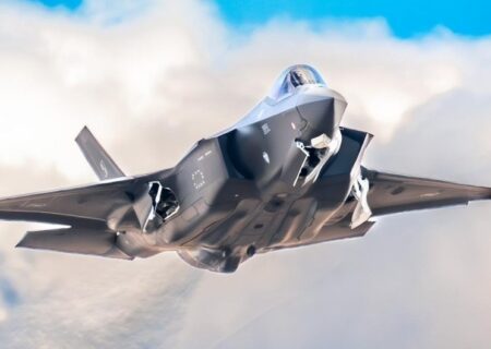 دلیل محدودیت مانور جنگنده‌های پیشرفته در سرعت‌های بالا چیست؟ پاسخ خلبان F-35