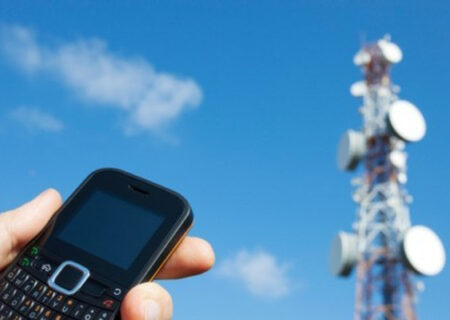 انتقاد بیگدلی از تداوم اختلال در آنتن‌دهی تلفن‌همراه