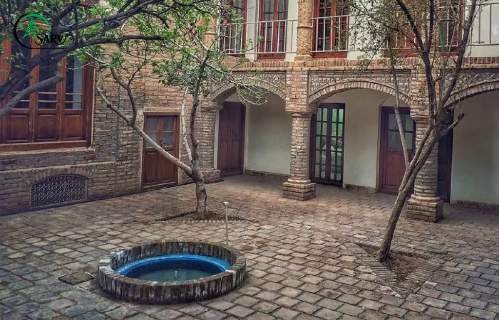 داغِ نبود مادربزرگ، بر دلِ آجر و بتن این خانه سنگینی میکند