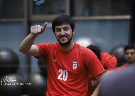 سردار آزمون، ستاره خط حمله تیم ملی، در تهران رویت شد