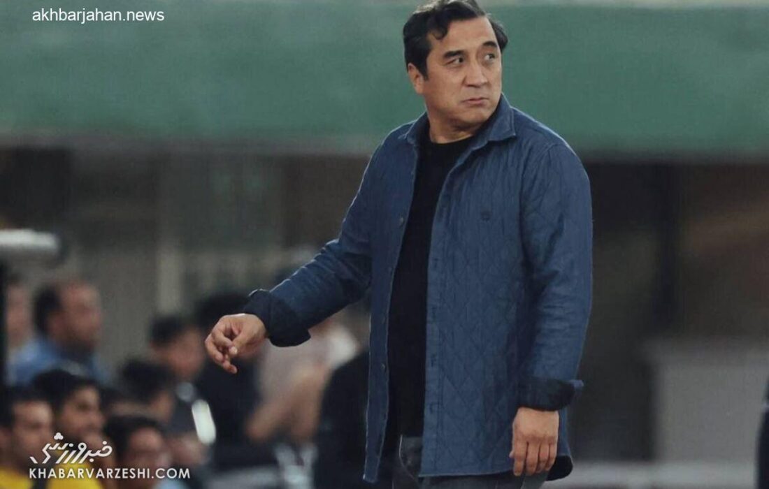 خداداد عزیزی: آقایان از چه تاکتیکی صحبت میکنید؟ / درخواست کنایهآمیز از صدا و سیما برای پخش بازی تیم ملی