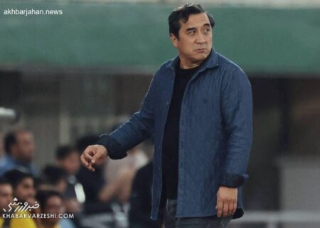 خداداد عزیزی: آقایان از چه تاکتیکی صحبت می‌کنید؟ / درخواست کنایه‌آمیز از صدا و سیما برای پخش بازی تیم ملی