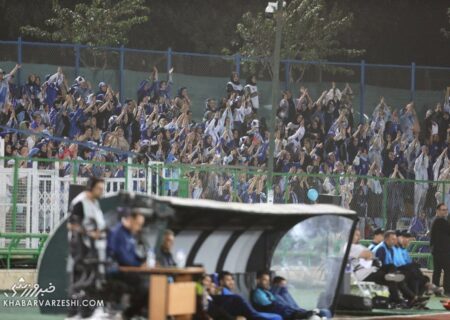 شعار «حیا کن رها کن» هواداران استقلال علیه ساپینتو