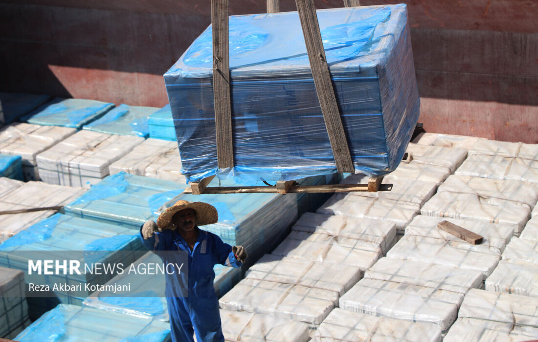 صادرات ۲۱۲ هزار تنی کالاهای سمنان به ۴۲ کشور دنیا در سال جاری