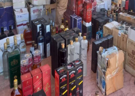 کشف بیش از ۳ هزار بطری مشروبات الکلی در آب‌های بندرلنگه به همت حسین زاده