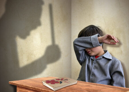 روایت دردناک ضرب و شتم دانش‌آموز توسط مدیر مدرسه؛ از شکستگی بینی تا پاره شدن پرده گوش و واکنش آموزش و پرورش