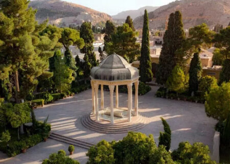 پیشرفت ۴۰ درصدی مرمت آرامگاه حافظ شیرازی به گفته زارع
