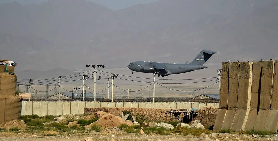 طالبان: بگرام را به آمریکایی‌ها واگذار نخواهیم کرد