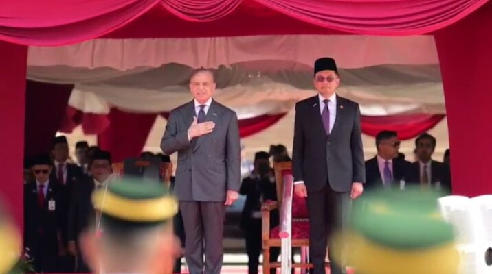 تصاویری از دیدار صمیمانه شهباز شریف با انور ابراهیم