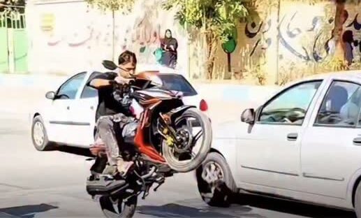 تکچرخزنی مقابل مدرسه دخترانه دردسرساز شد؛ برخورد پلیس با فرد خاطی