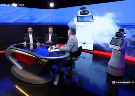 رونمایی از ربات وکیل در برنامه تلویزیونی همشهری