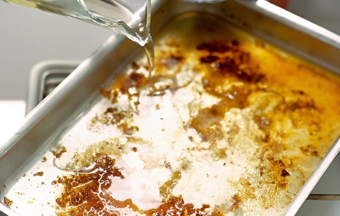 ۵ روش جادویی برای تمیز کردن سینی فر سوخته و براق کردن آن