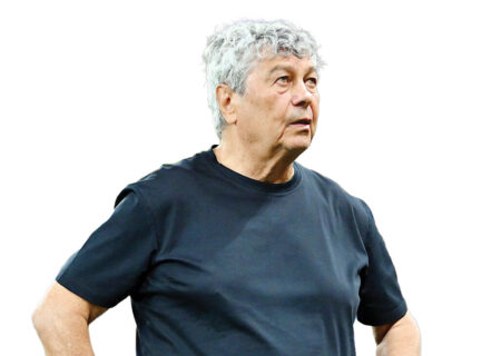 امیدواری به صعود جام جهانی با تکیه بر تجربه سرمربی ۸۰ ساله