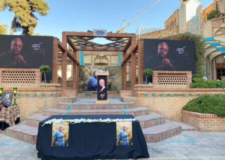 حضور زینب سلیمانی در مراسم بدرقه پیکر محمد کاسبی