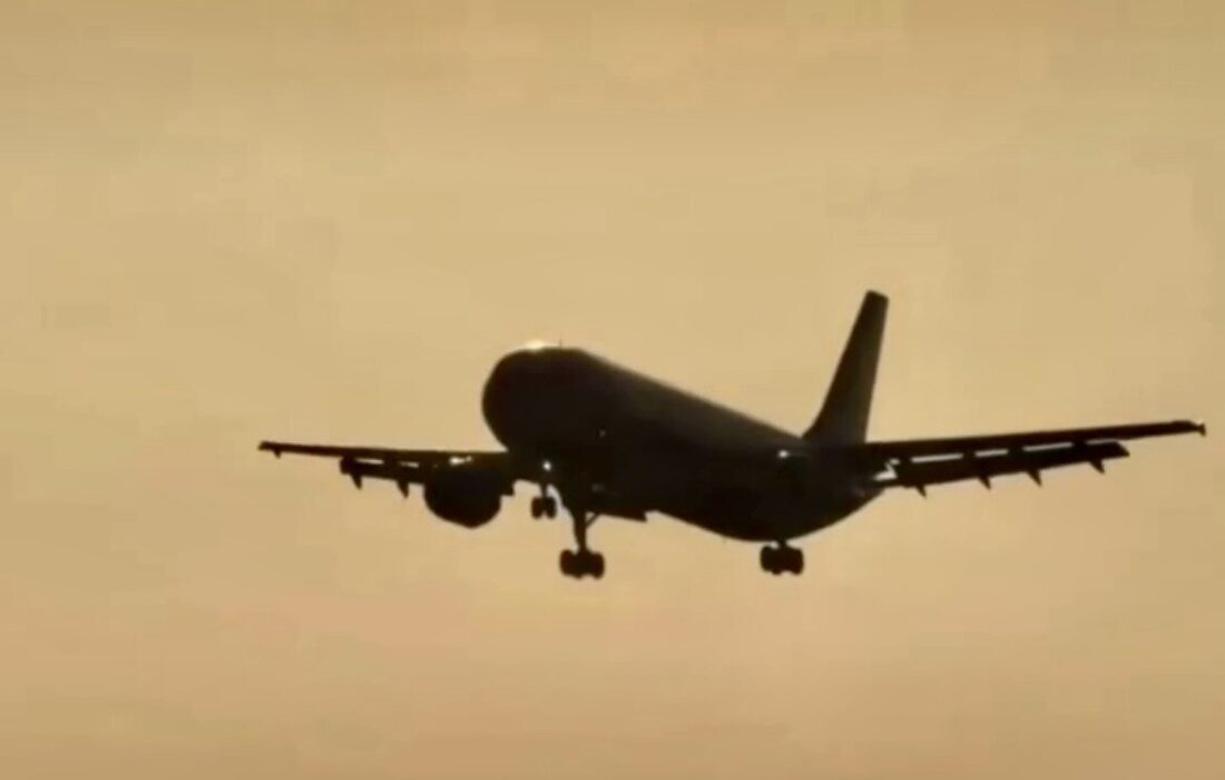 فرود دشوار هواپیمای مسافربری در لندن؛ لحظات دلهرهآور این حادثه