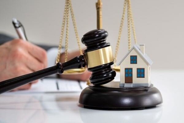 همه چیز درباره کلاهبرداری در معاملات: از تعریف و مجازات قانونی تا مراحل دادرسی