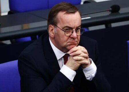 وزیر دفاع آلمان: پوتین از واکنش احتمالی آلمان به خوبی آگاه است