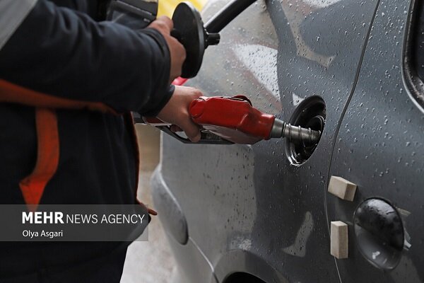 توزیع بنزین رکورد زد؛ بیش از ۴ میلیارد لیتر در شهریور مصرف شد