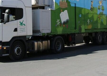 استقرار تماشاخانه سیار کانون پرورش فکری در سهند