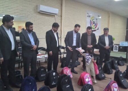 توزیع لوازم التحریر بین فرزندان خانواده‌های تحت پوشش زندانیان