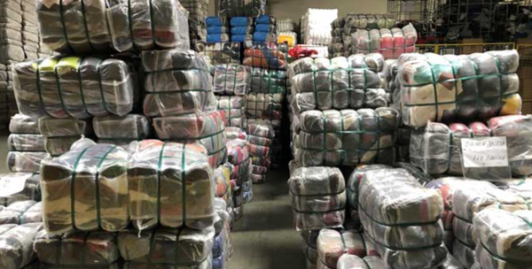 کشف محموله ۴۰۰ تایی پوشاک قاچاق ۲ میلیاردی در شیراز