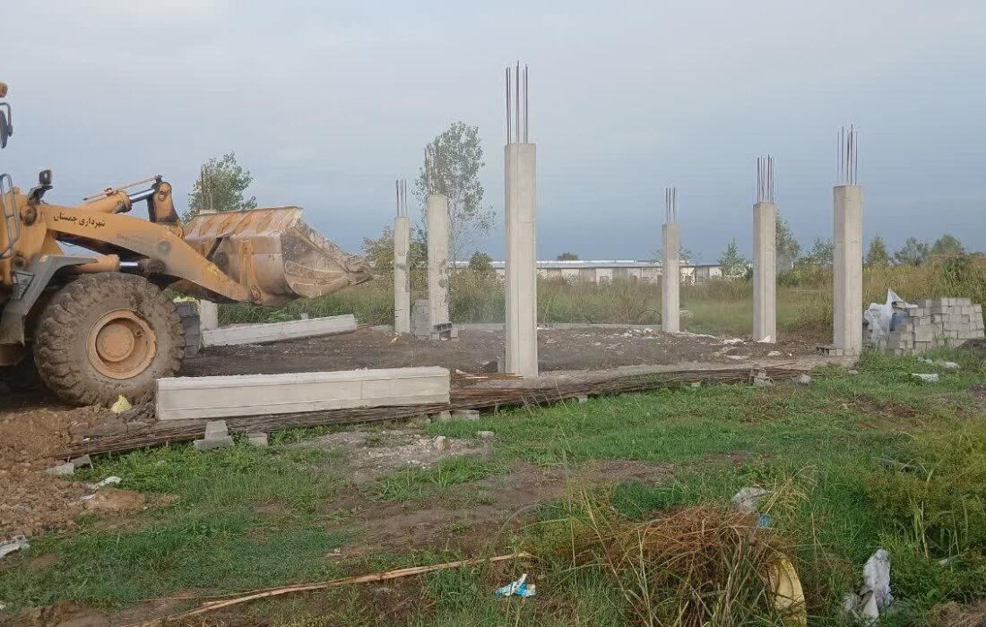 آزادسازی بیش از ۱۲ هزار متر از اراضی تصرف‌شده در چمستان