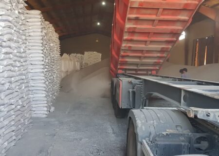 توزیع بالغ بر ۲۷۰۰ تن انواع کود کشاورزی در شهرستان نقده