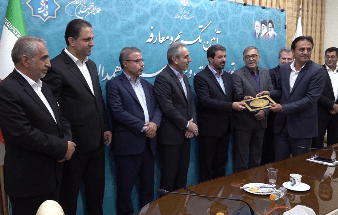 تغییر و تحول در استانداری همدان: مراسم تودیع و معارفه معاون توسعه مدیریت برگزار شد