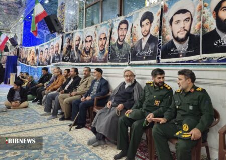 تأکید بر زنده نگه داشتن یاد شهدا، احیای اسلام