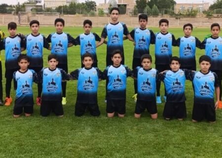 تیم پیام سپهر جام قهرمانی مسابقات فوتبال زیر ۱۳ سال را بالای سر برد