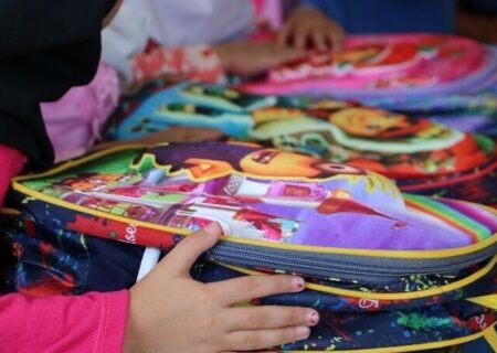 توزیع 900 بسته آموزشی اهدایی به دانش‌آموزان تحت حمایت کمیته امداد مهاباد