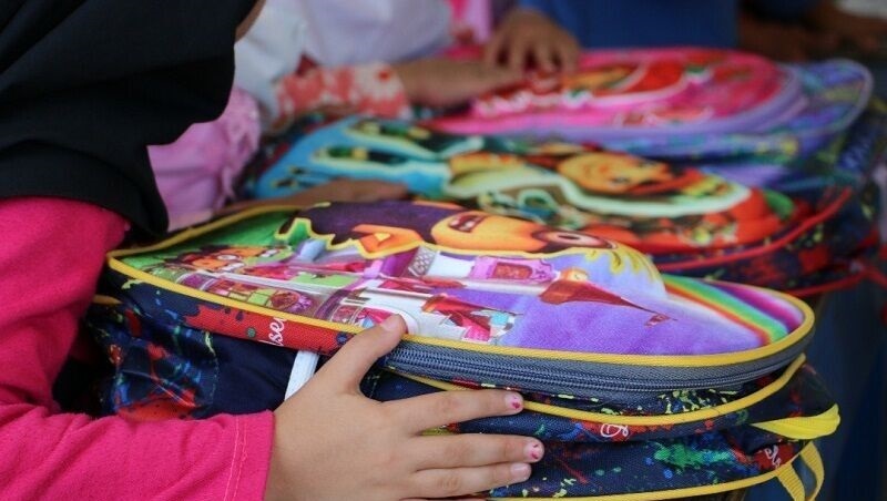 توزیع 900 بسته آموزشی اهدایی به دانشآموزان تحت حمایت کمیته امداد مهاباد