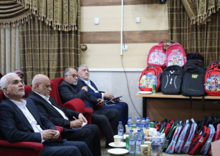 توزیع ۱۰ هزار بسته لوازم‌التحریر بین دانش‌آموزان نیازمند خوزستانی