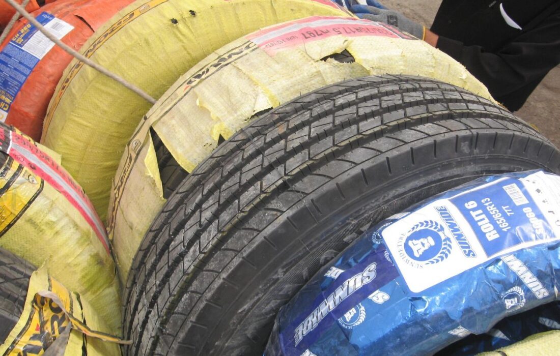 دستگیری فروشنده لاستیک‌های قاچاق در لنگرود