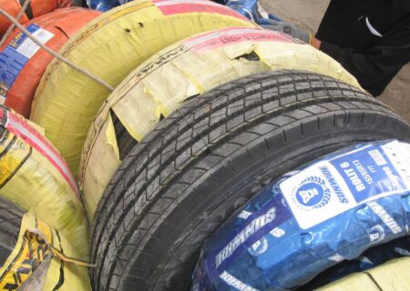 دستگیری فروشنده لاستیک‌های قاچاق در لنگرود