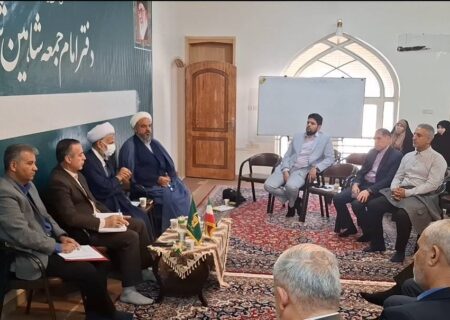 امام جمعه شاهین شهر بر لزوم گسترش فعالیت‌های فرهنگی در محلات تاکید کرد