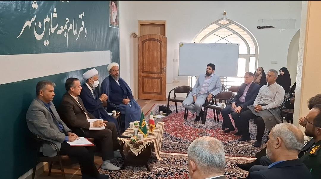 امام جمعه شاهین شهر بر لزوم گسترش فعالیتهای فرهنگی در محلات تاکید کرد