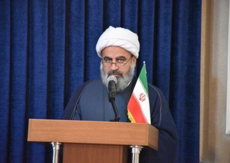 امام جمعه پارسیان: اعتماد به غرب، خطای بزرگ است