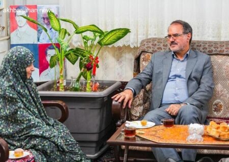 دیدار و دلجویی رئیس سازمان بازرسی کل کشور از مادر شهیدان خالقی پور