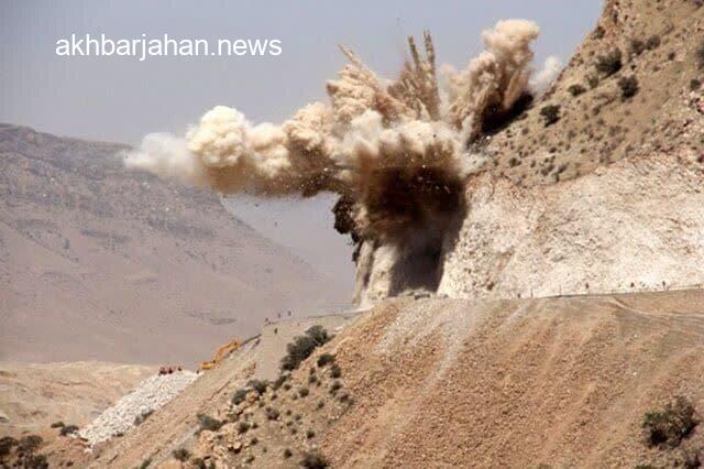 محور سنندج – دیواندره به علت انفجار و ترانشه برداری مسدود شد