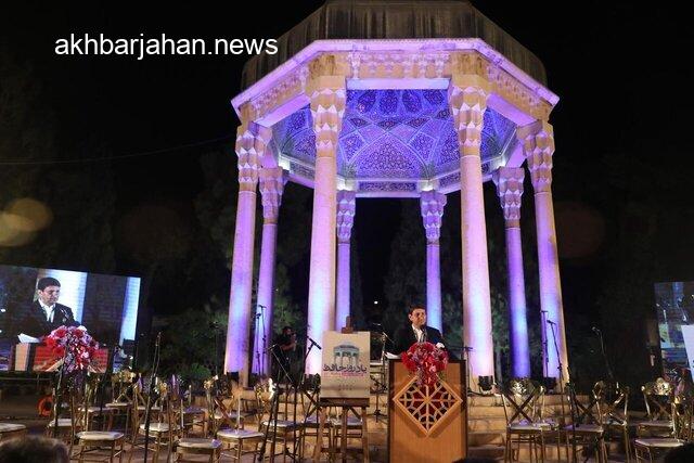 حمایت قاطع وزیر ارتباطات از فعالان هوش مصنوعی برای معرفی گنجینههای ادب فارسی