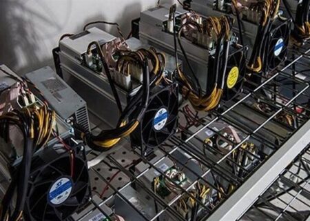 کشف و ضبط ۳۰ دستگاه استخراج ارز دیجیتال در کاشان